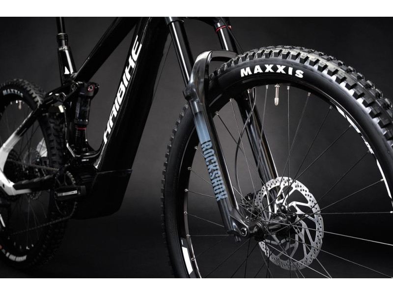 TESTOVACÍ Horské elektrokolo Haibike AllMtn CF 8